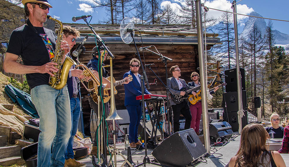 A hot band entertain the apres ski crowd at the Cervo in Zermatt.