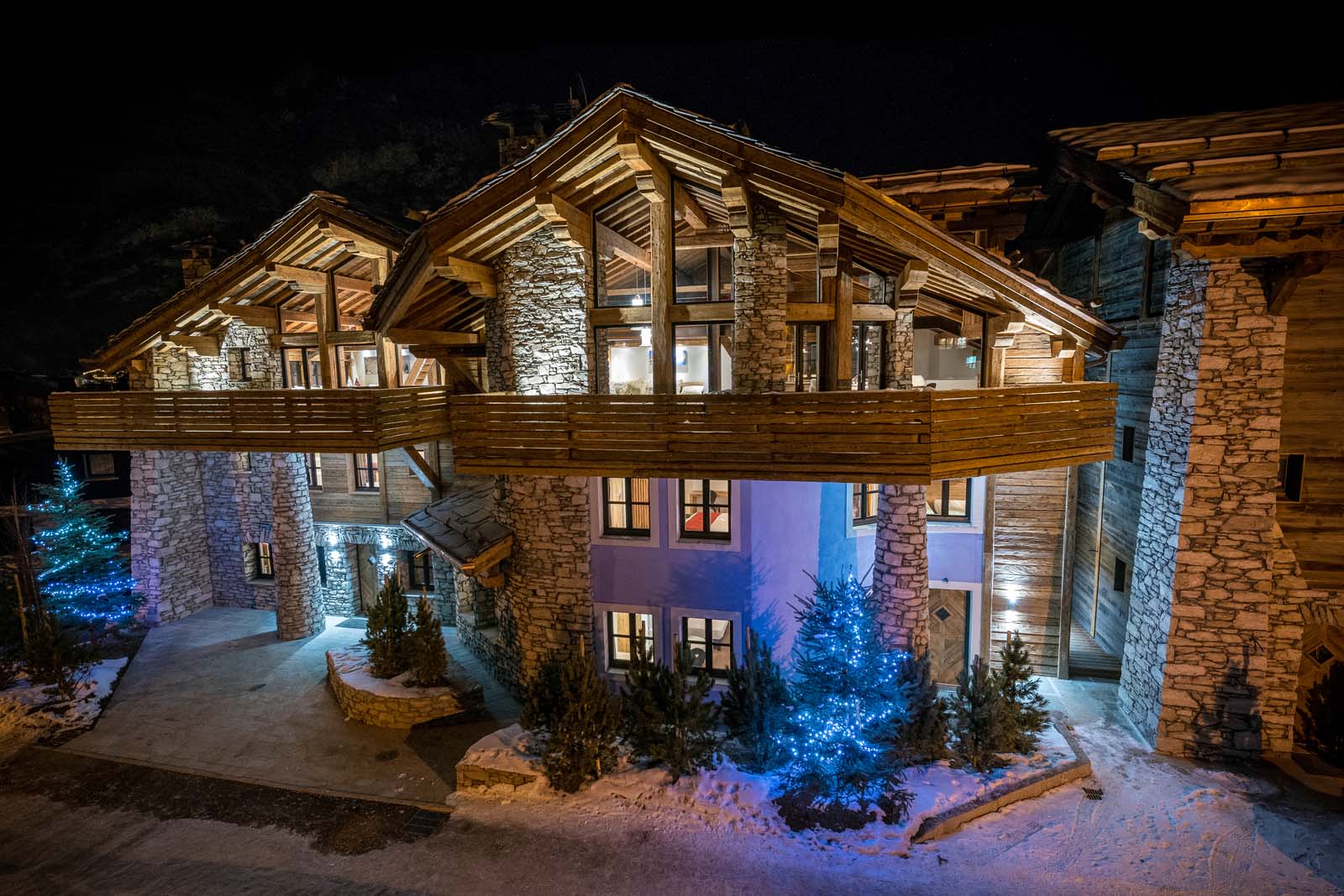 Chalet Face in Val d'Isere - by SkiBoutique