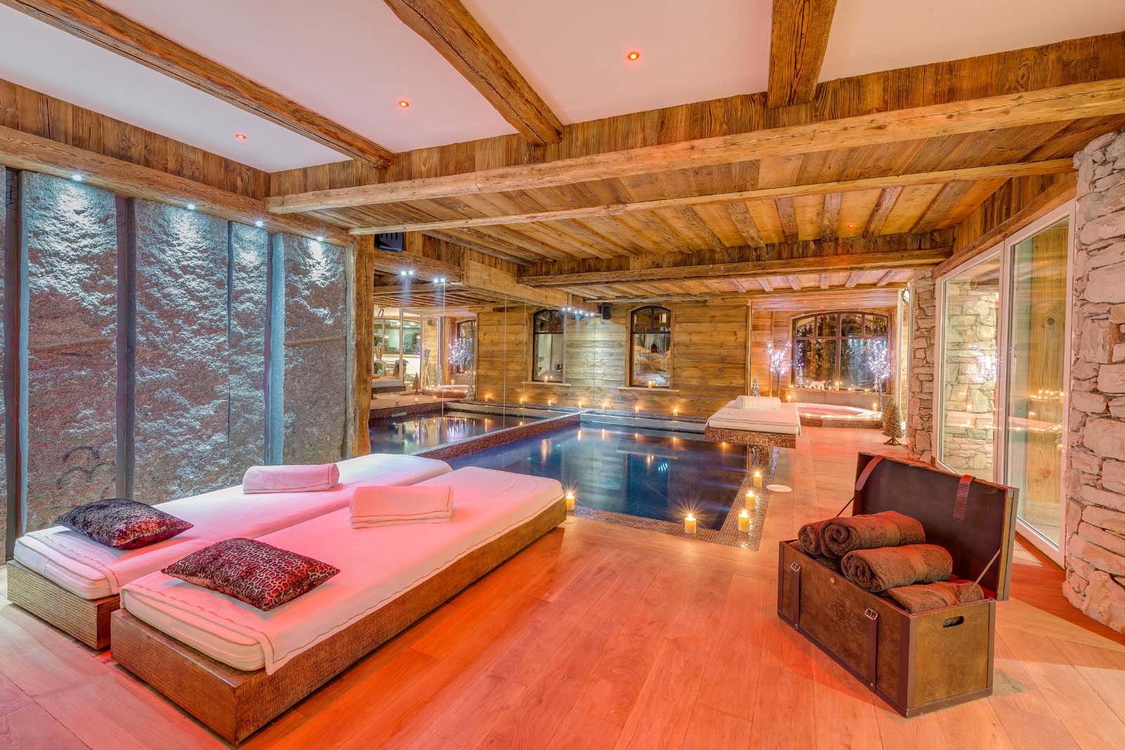 Chalet Lhotse in Val d'Isere - by SkiBoutique
