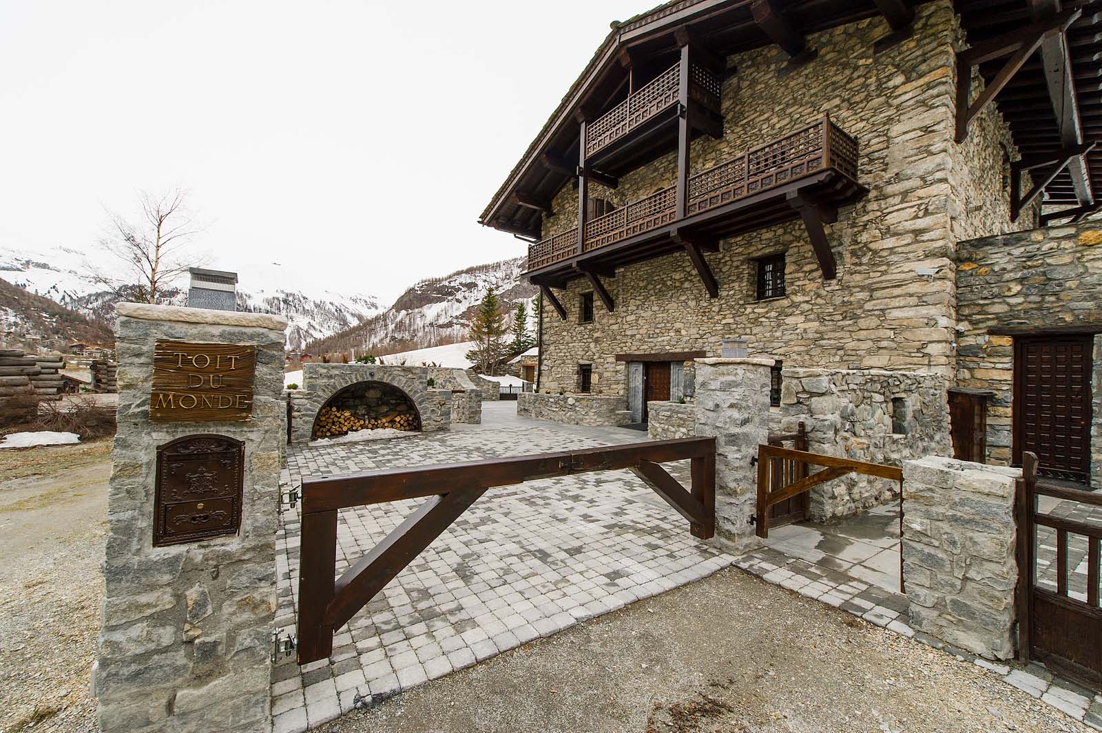 Chalet Domaine Du Toit In Val D Isere By Skiboutique