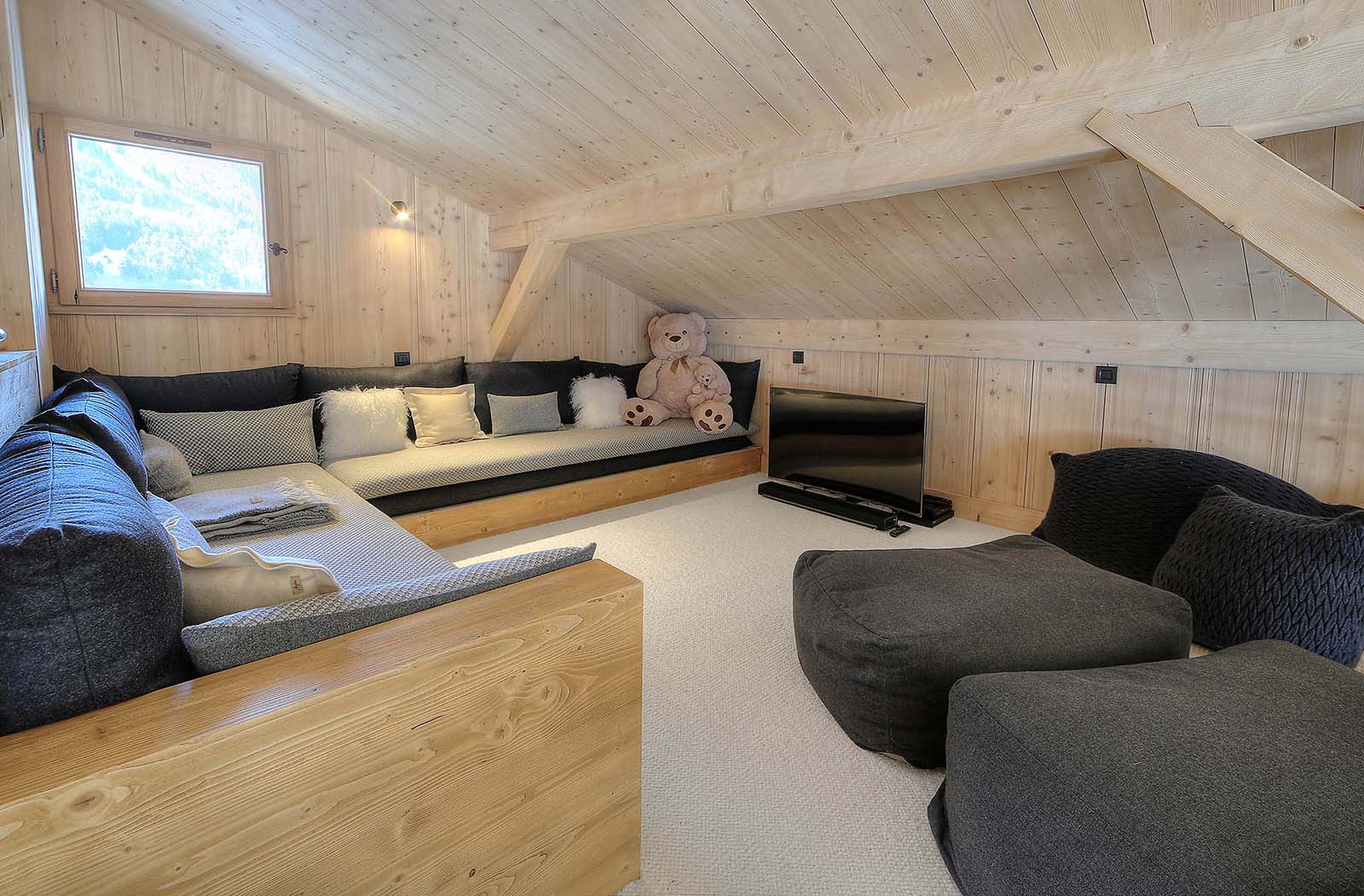 Castor Luxury Chalet in Chamonix to rent SkiBoutique