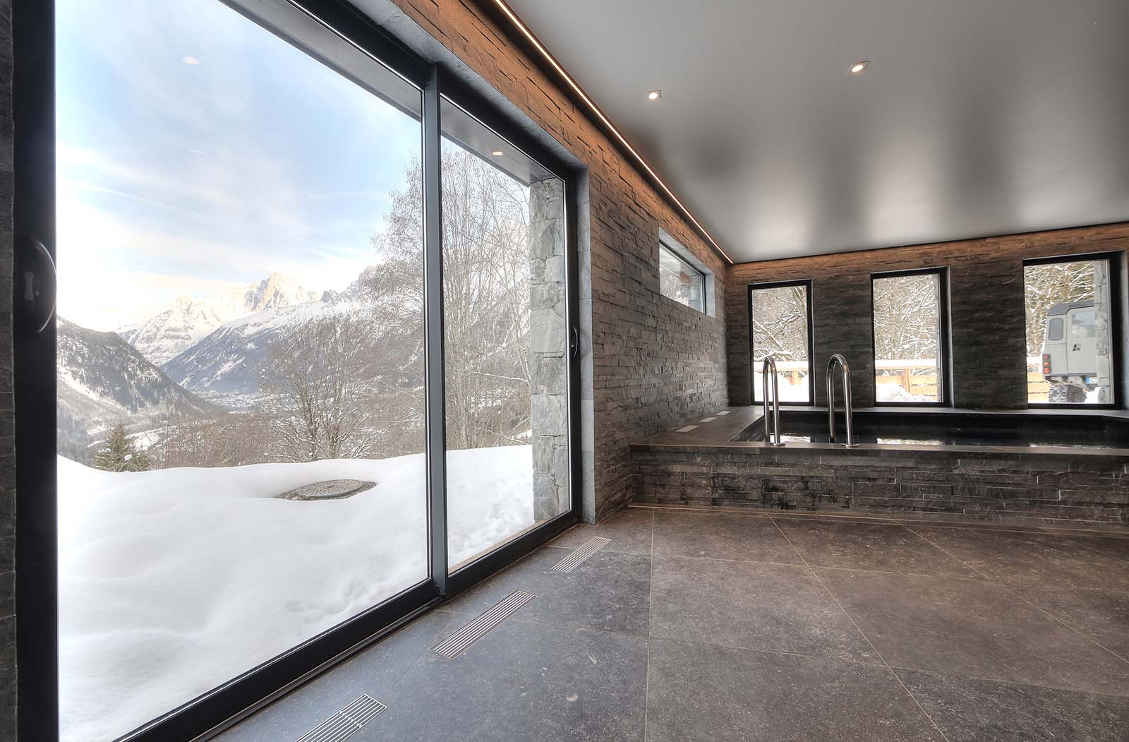 Kuma | Luxury Chalet in Chamonix to rent | SkiBoutique