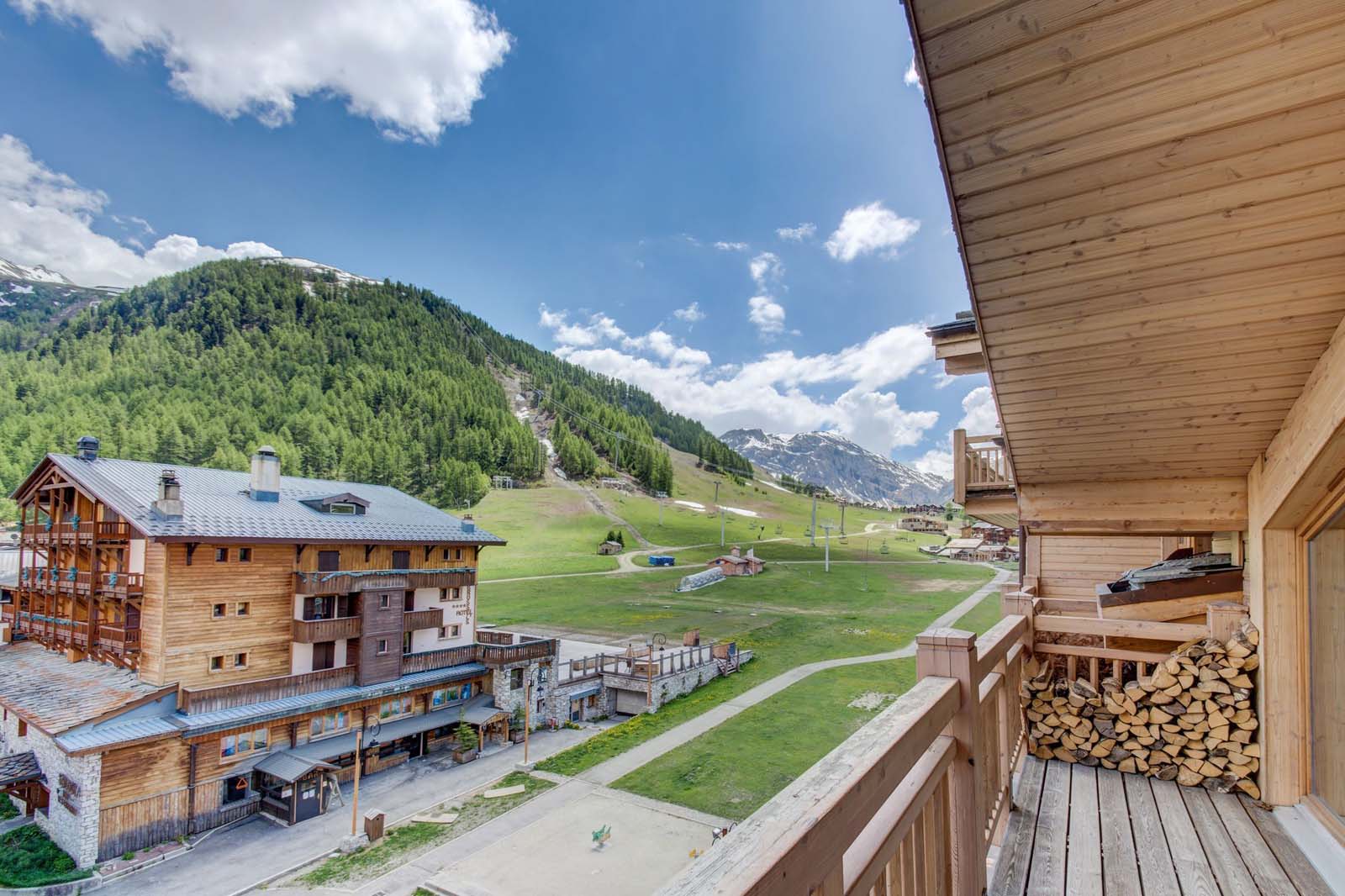 Grand Paradis Luxury Chalet in Val d'Isere to rent SkiBoutique